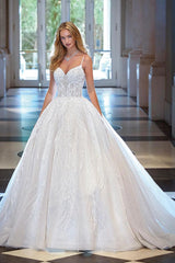 Modern V-Neck Appliques Wedding Dresses Lace Appliques Sleeveless-stylesnuggle