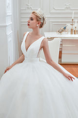 Try this Modern V-neck sleeveless White Princess Spring Wedding Dress to wow your wedding guests with stylesnuggle. Extra coupons to save a lot.