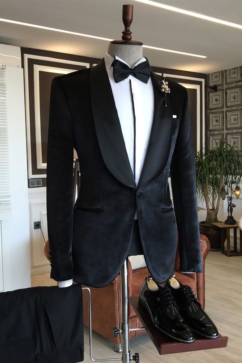 Discover the very best New in Bespoke Velvet Shawl Lapel Slim Fit Wedding Tuxedox for work,prom and wedding occasions at stylesnuggle. Custom made Black Shawl Lapel mens suits with high quality.