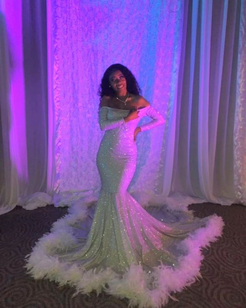 Looking for Prom Dresses, Evening Dresses in Sequined,  style,  and Gorgeous Feathers, Sequined work? stylesnuggle has all covered on this elegant Off-the-shoulder Sequins Fur Trim Court Train Mermaid Prom Gowns.