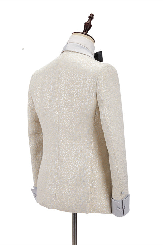 Buy Off White Shawl Lapel Slim Fit Jacquard Bespoke Wedding Suits for men from stylesnuggle. Huge collection of Shawl Lapel Men Suit sets at low offer price &amp; discounts, free shipping &amp; made. Order Now.