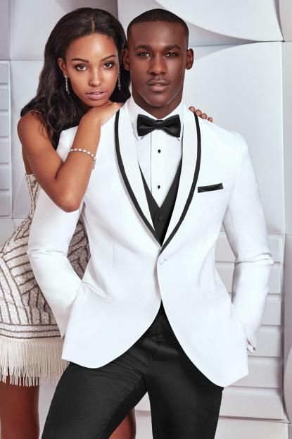 stylesnuggle made this Pricey White Suits for Wedding Tuxedos Groom, Bespoke Men Suits with one Buttons with rush order service. Discover the design of this White Solid Shawl Lapel Single Breasted mens suits cheap for prom, wedding or formal business occasion.