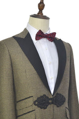 This Retro Small Checked Marriage Suits, Knitted Button Black Peak Lapel Wedding Suits for Men at stylesnuggle comes in all sizes for prom, wedding and business. Shop an amazing selection of Peaked Lapel Single Breasted Khaki mens suits at affordable price.