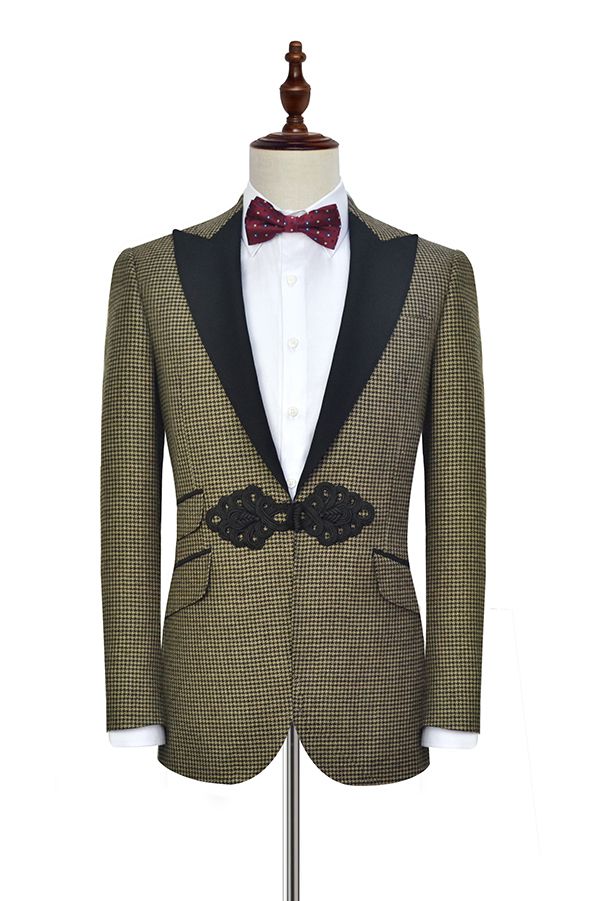 This Retro Small Checked Marriage Suits, Knitted Button Black Peak Lapel Wedding Suits for Men at stylesnuggle comes in all sizes for prom, wedding and business. Shop an amazing selection of Peaked Lapel Single Breasted Khaki mens suits at affordable price.