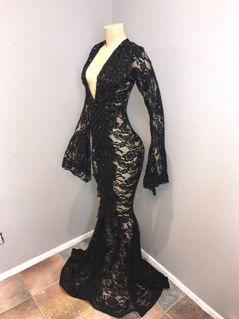 Sexy Long Sleeves Black Mermaid Prom Dress Lace V-neck Long-stylesnuggle