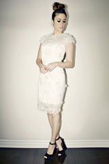 Sheath Round Collar Knee Length Shorts Sleeve Tulle Lace Wedding Dress-stylesnuggle