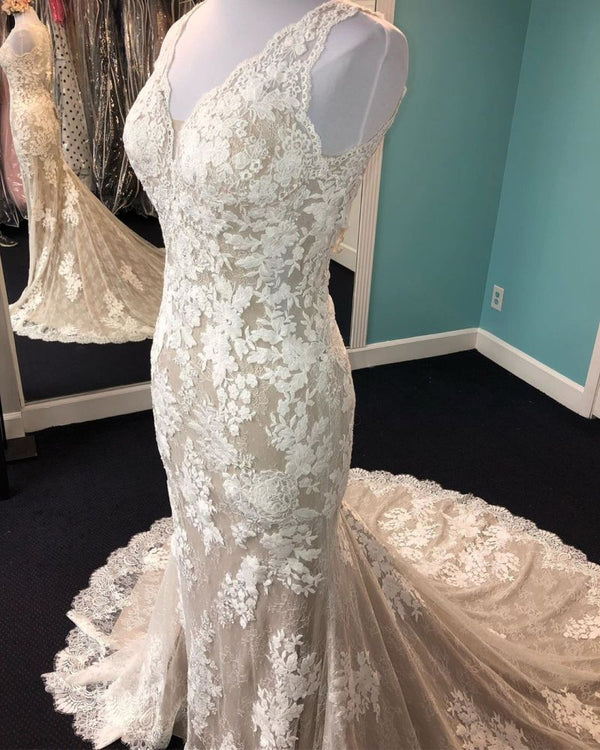 stylesnuggle offers you long lace wedding dresses at affordable price, free shipping fast delivery worldwide, shop your favorite bridal gowns today.