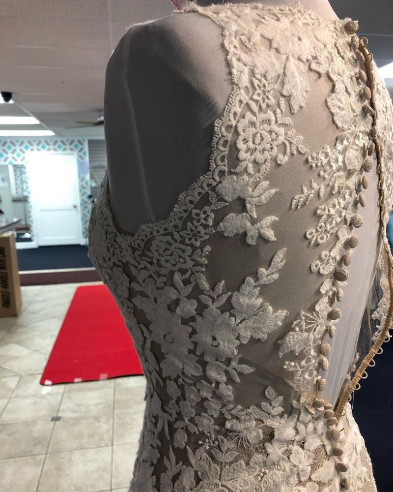 stylesnuggle offers you long lace wedding dresses at affordable price, free shipping fast delivery worldwide, shop your favorite bridal gowns today.