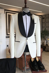 Discover the very best Simple White Shawl Lapel Wedding Suit For Grooms for work,prom and wedding occasions at stylesnuggle. Custom made Black & White Shawl Lapel mens suits with high quality.