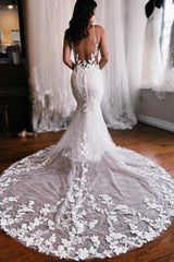 Spaghetti Straps Mermaid Floor Length Lace Wedding Dresses with Chapel Train-stylesnuggle