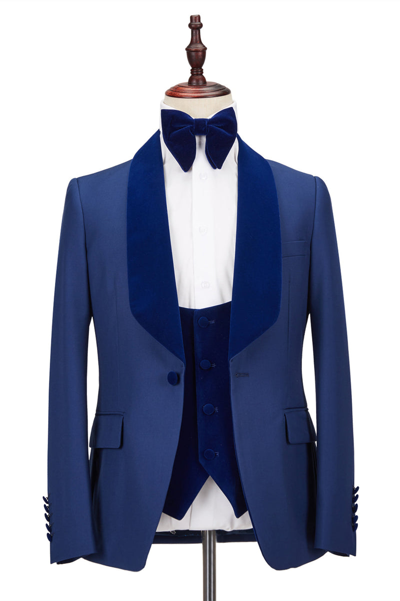 This Stitching Velvet Shawl Lapel Royal Blue One Button Men Formal Prom Suit Wedding Tuxedos Online at stylesnuggle comes in all sizes for prom, wedding and business. Shop an amazing selection of Shawl Lapel Single Breasted Royal Blue mens suits in cheap price.