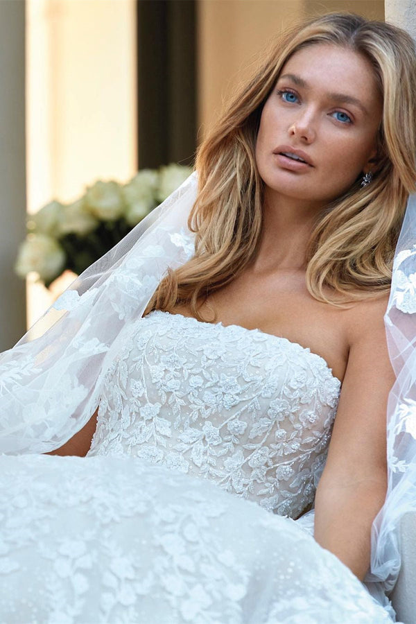 Stunning Princess Sleeveless Appliques Wedding Dresses Lace Appliques-stylesnuggle