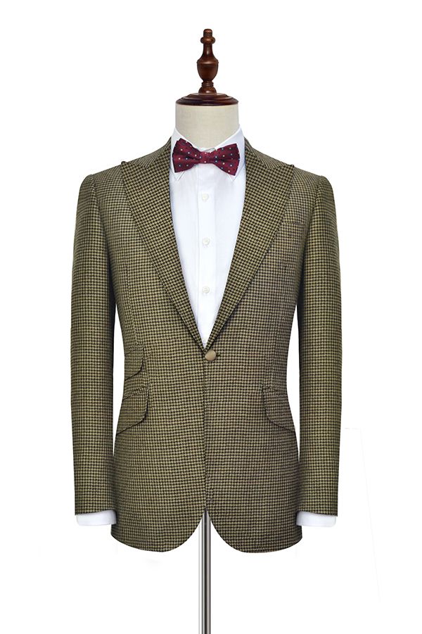 stylesnuggle has various Custom design mens suits for prom, wedding or business. Shop this Three Pockets with Flaps Aureate Mens Suits, Peak Lapel Suits for Formal with free shipping and rush delivery. Special offers are offered to this Khaki Single Breasted Peaked Lapel Two-piece mens suits.