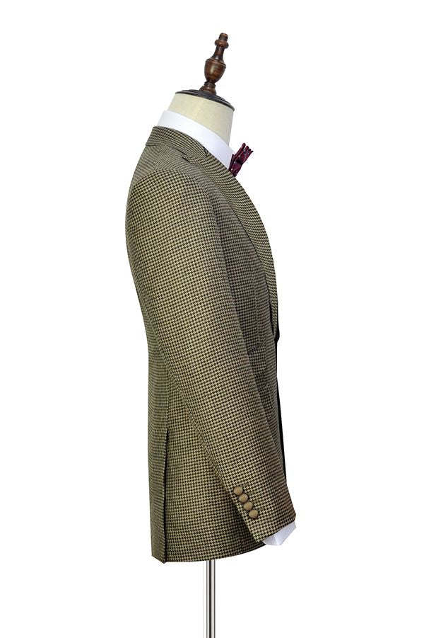 stylesnuggle has various Custom design mens suits for prom, wedding or business. Shop this Three Pockets with Flaps Aureate Mens Suits, Peak Lapel Suits for Formal with free shipping and rush delivery. Special offers are offered to this Khaki Single Breasted Peaked Lapel Two-piece mens suits.