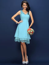 A-Line Charming V-neck Lace Sleeveless Short Bridesmaid Dresses