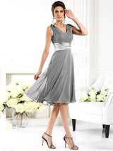 A-Line Charming V-neck Sleeveless Short Chiffon Bridesmaid Dresses